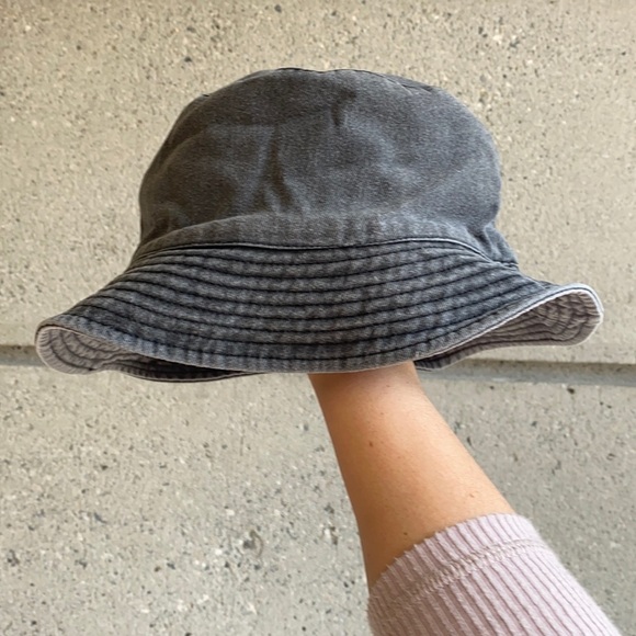 Gray Chambray Bucket Hat H&M - Picture 4 of 7
